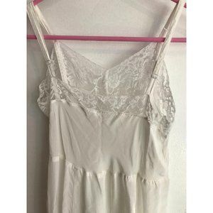 Vintage 50s Ivory Full Slip Lots of lacb bysz 34